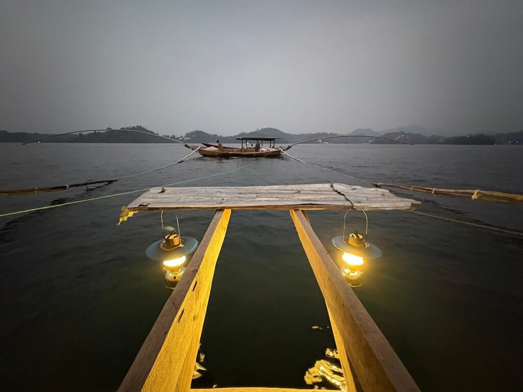 Join singing fishermen on lake Kivu fishing tour