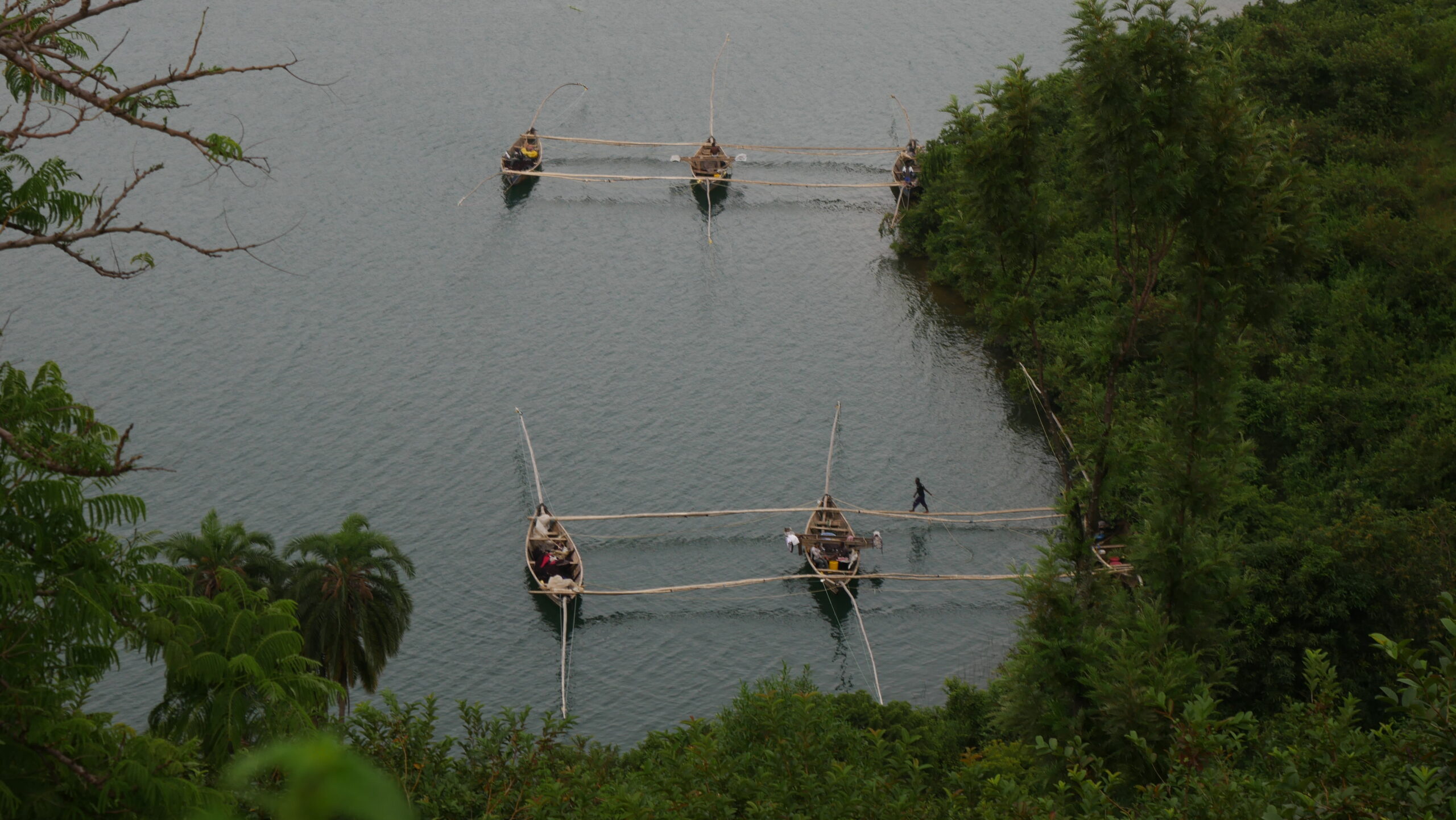Discover the best things to do at Lake Kivu, Rwanda. Explore boat tours, islands, night fishing, kayaking, coffee tours, the Congo Nile Trail, Volcanoes National Park, and Nyungwe National Park in this complete travel guide.